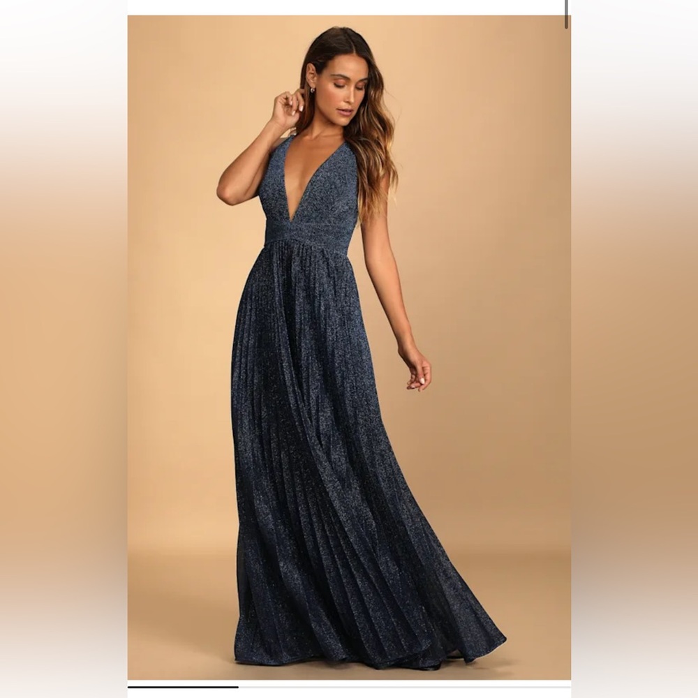 Especially Stunning Blue Sparkly Pleated Maxi Dress
Lulus. Size M. NWT.